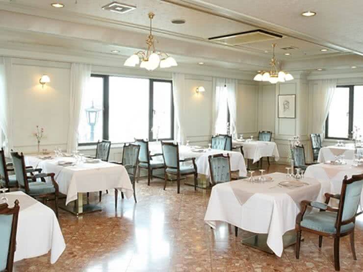 1. 五島軒 雪河亭