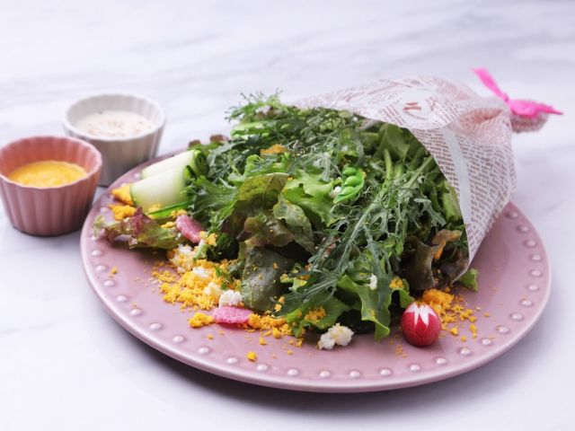 花花繽紛的空間，以及美麗的料理＆甜點讓人陶醉