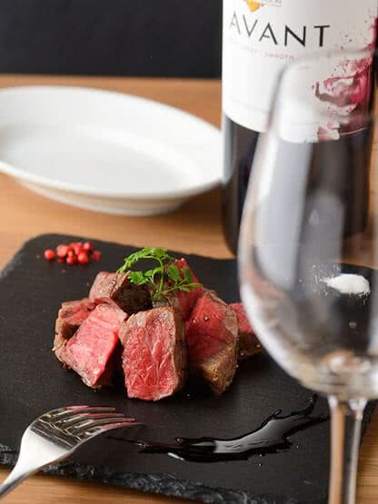 1. 九吾郎wine table