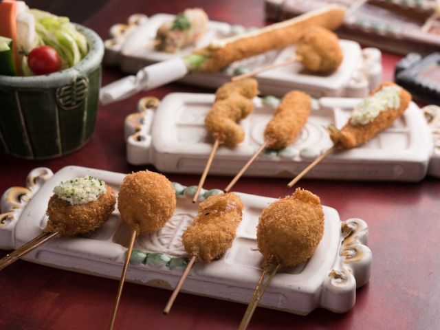 位於復古食堂街一角的大阪味道「串炸」專門店