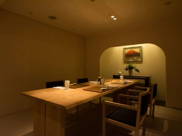 5 Recommended Restaurants for Savoring High-End Sushi in Fukuoka