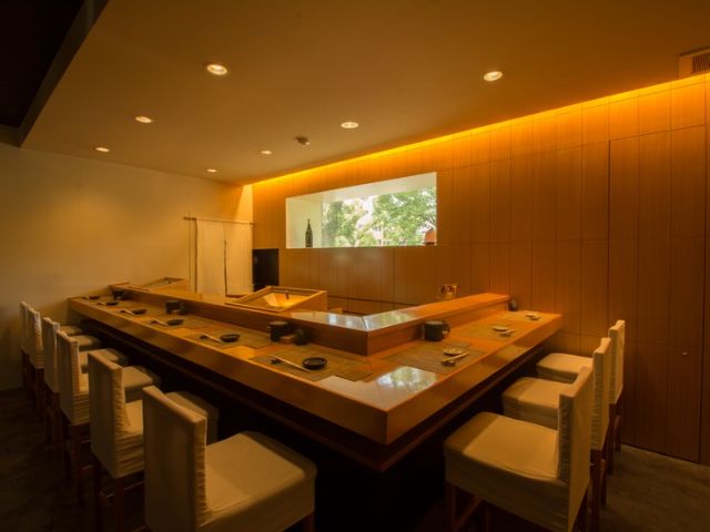 If one wishes to savor high-end sushi in Fukuoka Prefecture, here are five recommended restaurants to visit.
