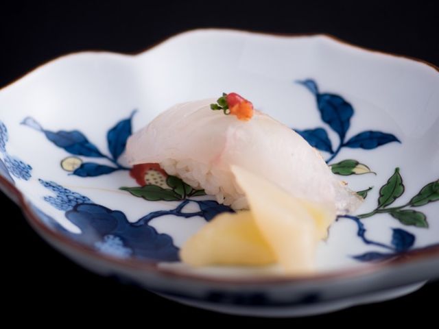 能够轻松愉快地享受代表博多的名店风味