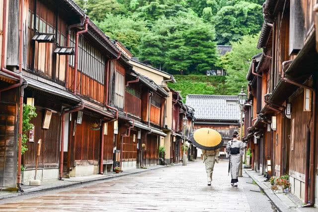What Kind of Place Is the Castle Town of Kanazawa?