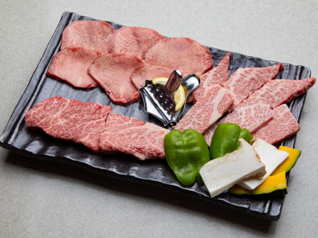 They offer an extensive selection of à la carte and set menus featuring Yamagata beef.