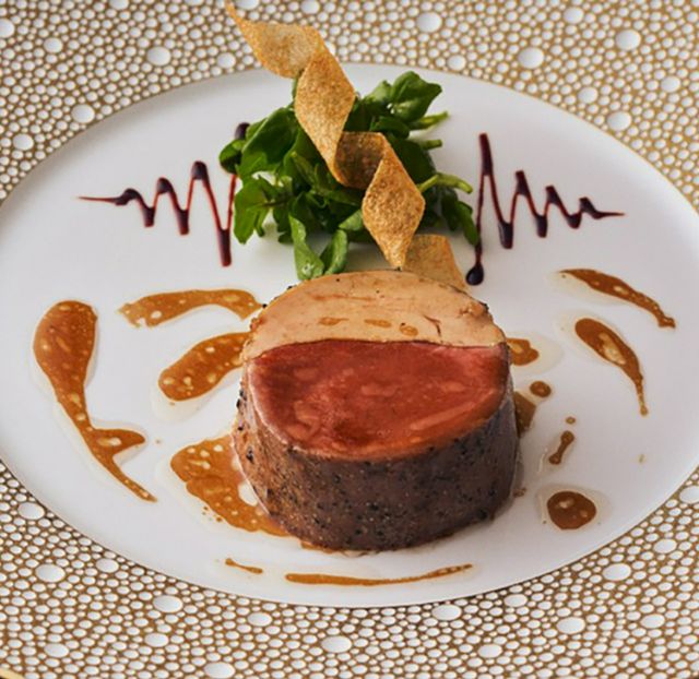Highly rated in 'Gault & Millau 2024' and also a star recipient in the 'Michelin Guide Tokyo 2024', this restaurant is garnering attention in Tokyo.