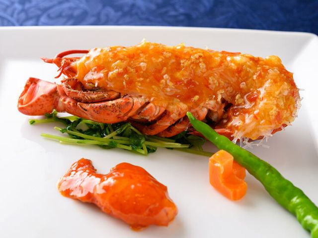 在優雅的空間中享受酒店的正宗中華料理