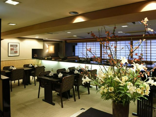 They use carefully selected domestic eel with their signature sauce that has been passed down since the restaurant's establishment.