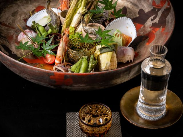 Exclusive to one group per day. A luxurious time to savor blissful Japanese cuisine.