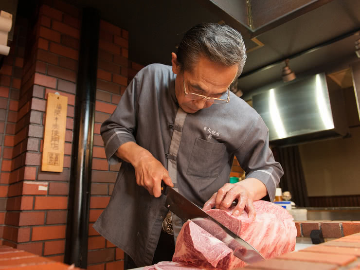 4.炭火燒肉＆牛排　萬華