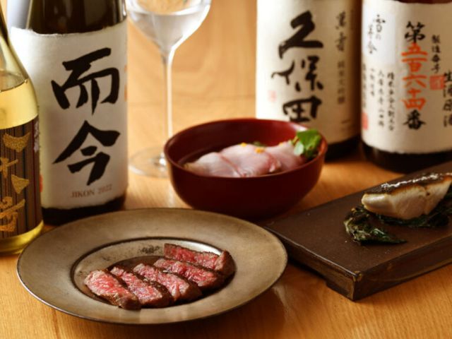 Enjoy the pairing of seasonal ingredients with wine and sake in a Japanese modern space