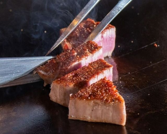 Top 5 Restaurants to Enjoy Premium Brand Beef as Teppanyaki or Yakiniku in Kanagawa