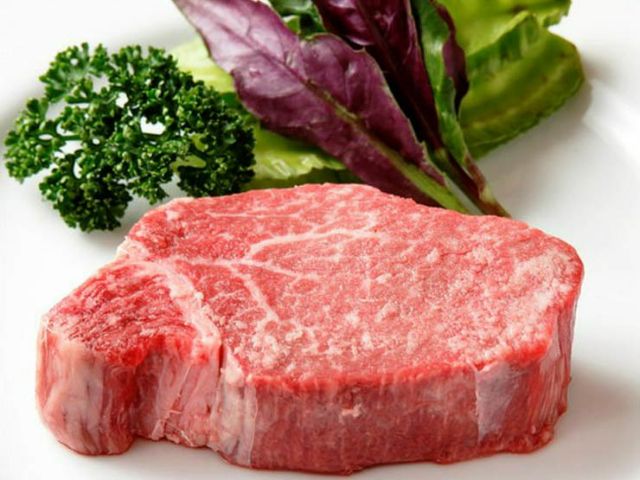 在華麗空間中品嚐高品質品牌牛肉