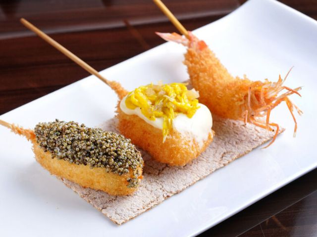 Creative kushiage by a chef who trained in frying techniques at a Michelin one-star restaurant
