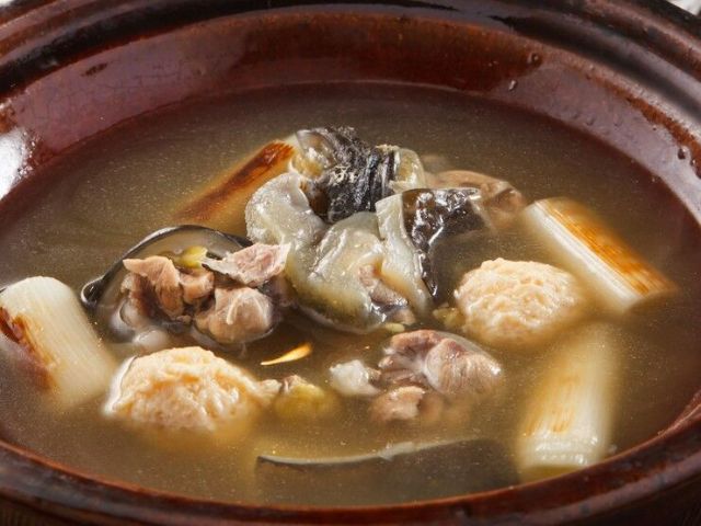 Enjoy seasonal kaiseki cuisine and soft-shelled turtle