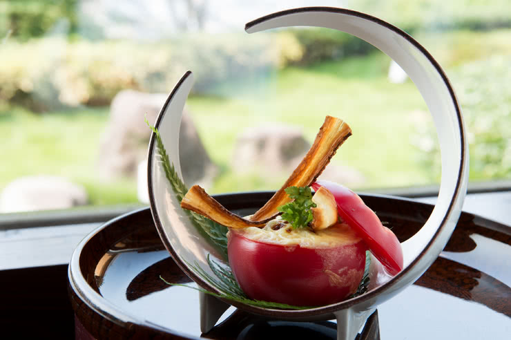 Restaurants in Fukuoka Where You Can Enjoy Your Meal While Viewing Cherry Blossoms