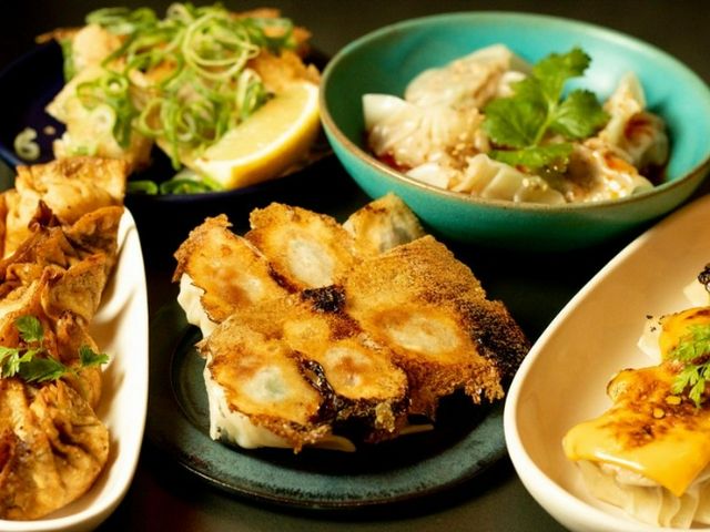 品嚐地方特產蔬菜豐富的餃子與關西的手工啤酒