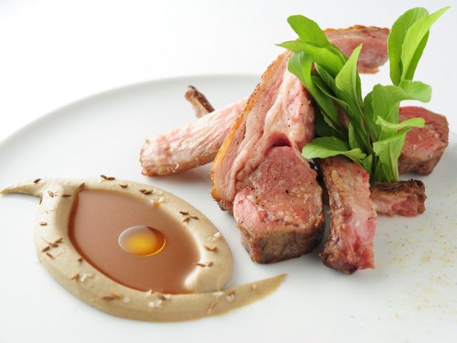 Spend an elegant moment with food and wine on a terrace overlooking Aoyama