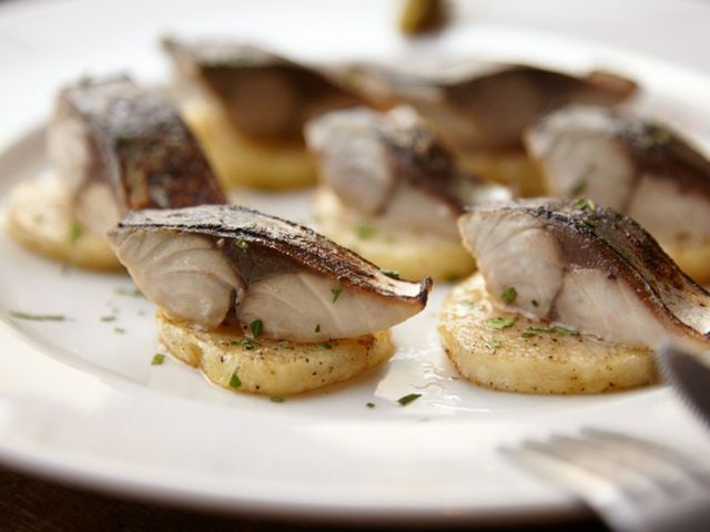 井之頭公園散步後,品嚐自然派葡萄酒與時令魚料理