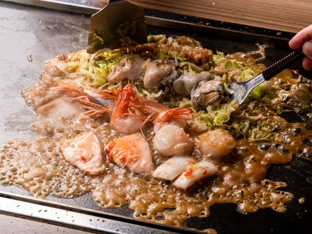 北海道地啤酒與北海道食材的もんじゃ焼き乾杯