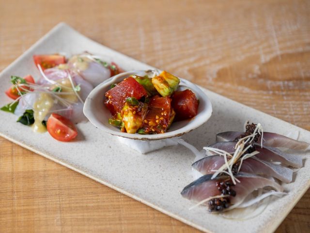 享受和食基础上的个性丰富的料理和自然派红酒