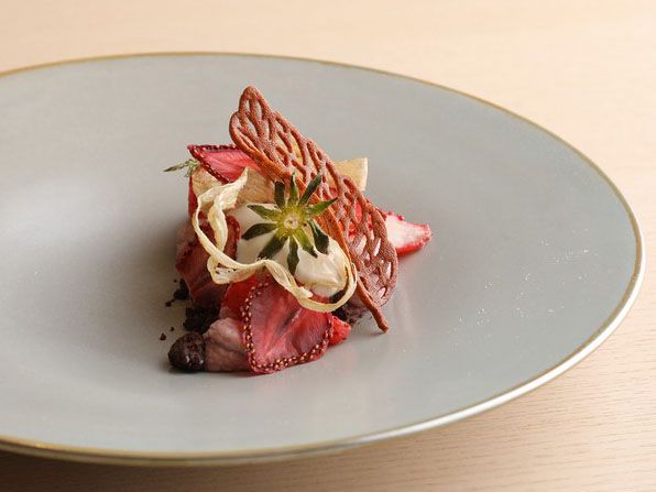 Enjoy the beautiful fusion of Kyoto cuisine and French cuisine