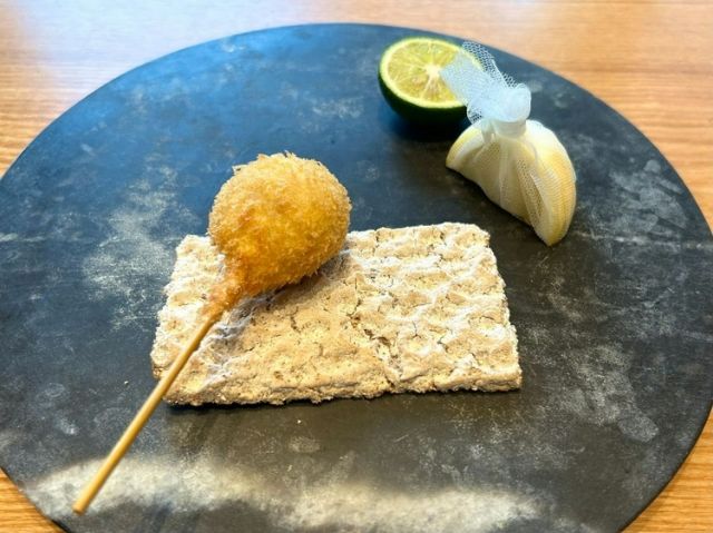 7串目「蟹肉奶油炸丸子」