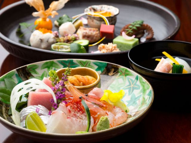 在充滿和風情調的空間中，享受季節性食材與地酒