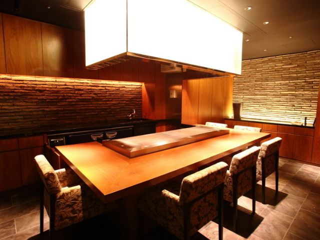 想和戀人出去玩!推薦五家讓你肚子和心都大滿足的豪華肉類約會餐廳 | 神戶