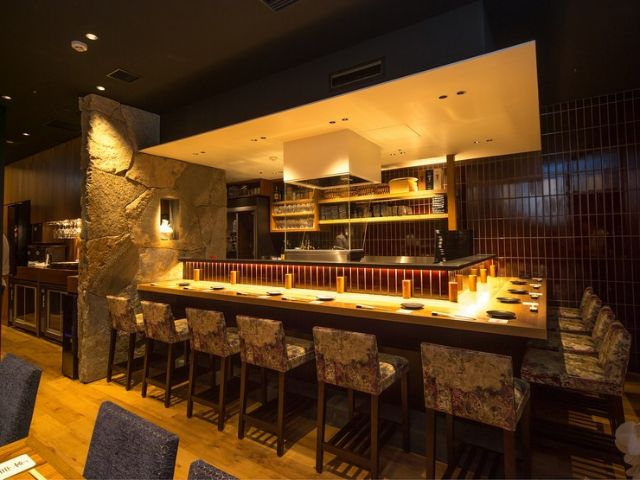 A specialty restaurant where one can enjoy freshly fried skewers made from seasonal ingredients
