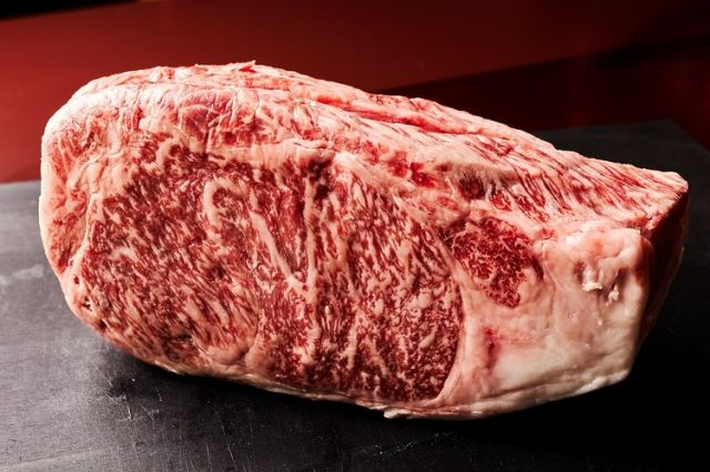 Yakiniku Mochio: A Premier Kobe Beef Experience by an Acclaimed Italian Chef in Gaienmae