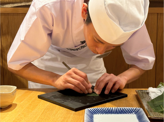 浅草新开业的[寿司握制体验 浅草道场 Asakusa sushi making studio by Tsukiji Tamasushi]！由创业百年的著名寿司店[築地玉寿司]打造的新业态