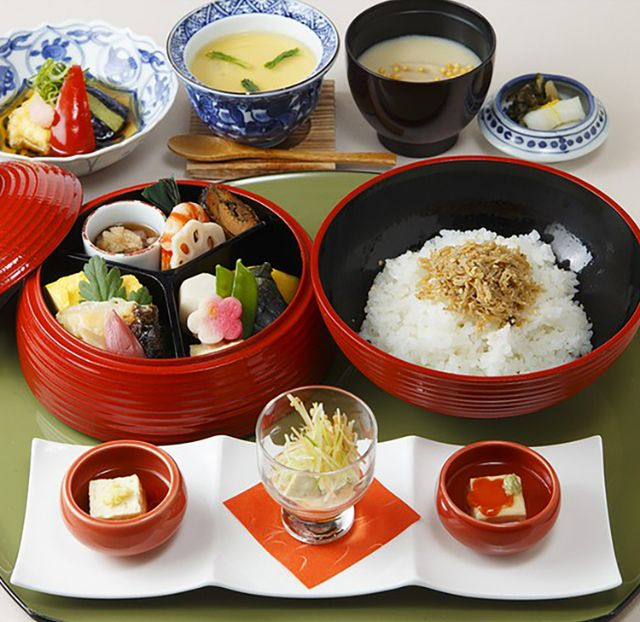 你會想要與古老神社和著名寺廟一起造訪的5 家京都餐廳