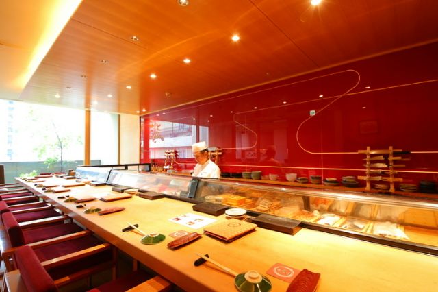 In a charming restaurant, Sushi Hasegawa serves sushi produced with their own rice and traditional Kyoto cuisine.