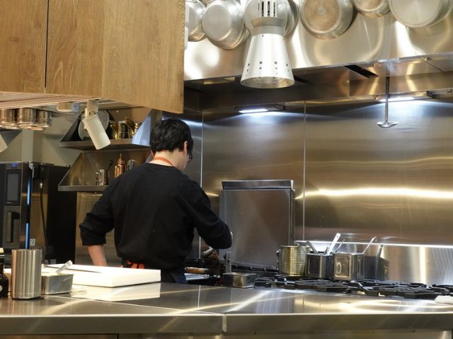 欣賞將季節性食材提升至最美味的技巧,炭火燒烤為首 | "Himawari Shokudo 2" 富山