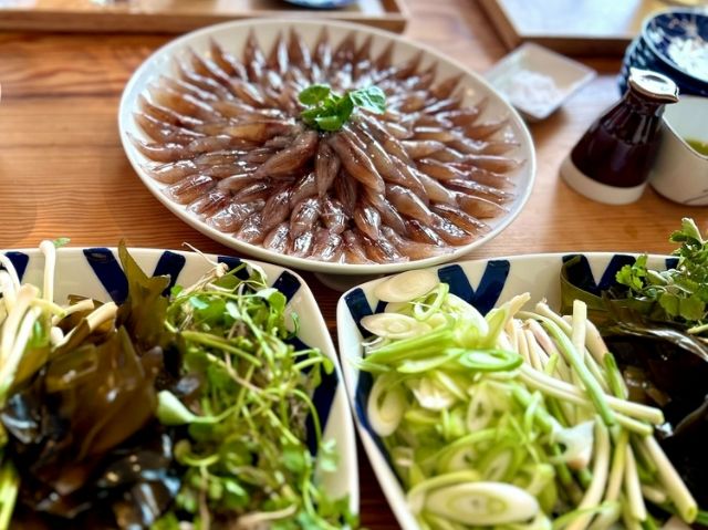 Morning Fresh Firefly Squid and Shinminato Spring Kelp Shabu-Shabu