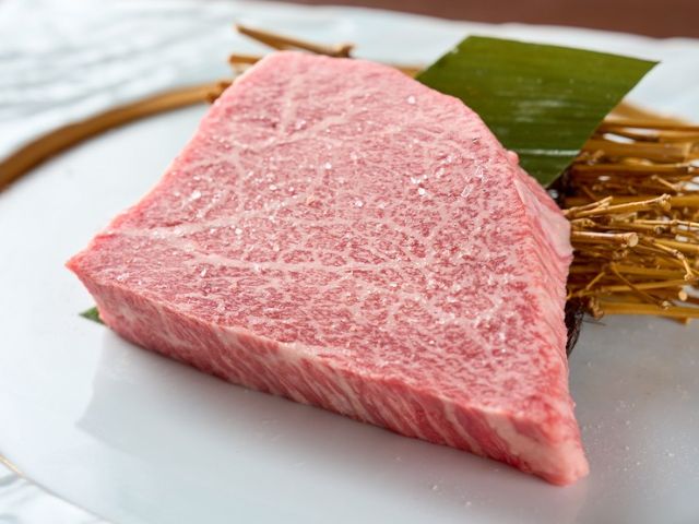 黑毛和牛舌或是夏多布里安等稀有部位可以盡情享用