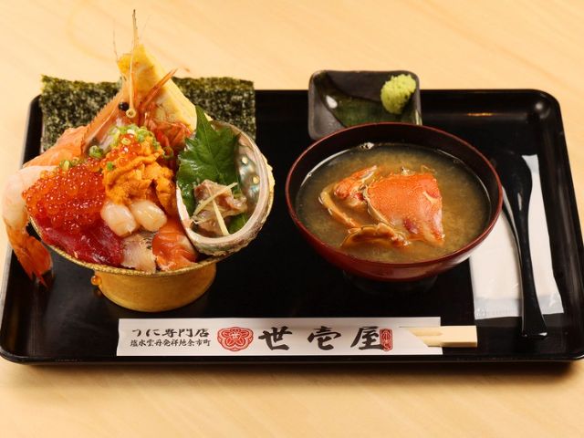 品选的海胆与时令海鲜的丼饭享受
