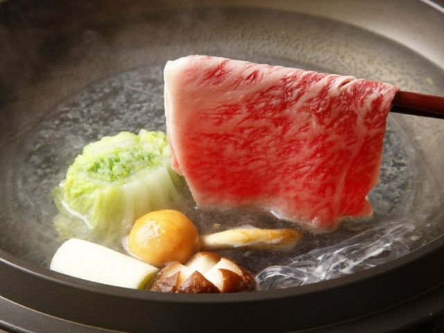 점주가 직접 구입하는 히다의 천연 식재료를 맛보세요