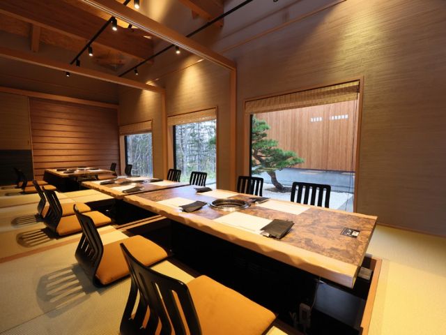 What to Eat in Otaru & Niseko: 6 Best Restaurants for Crab and Local Food