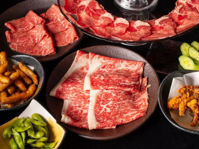 A luxurious time with an all-you-can-eat course of A5 Wagyu beef.