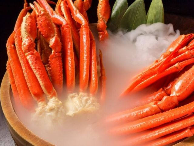 魅惑的的螃蟹盡情享受