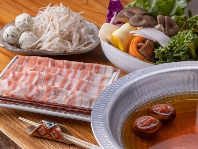 The specialty 'Ume Nabe' revitalizes the body, while the renowned proprietress uplifts the spirit at this Japanese restaurant.