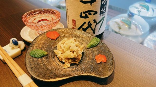 A sake bar where one can enjoy encounters with new sake.