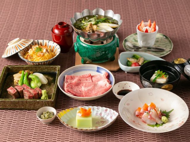 Experience the flavors of Shiga with the traditional and innovative 'Omi Kaiseki'.