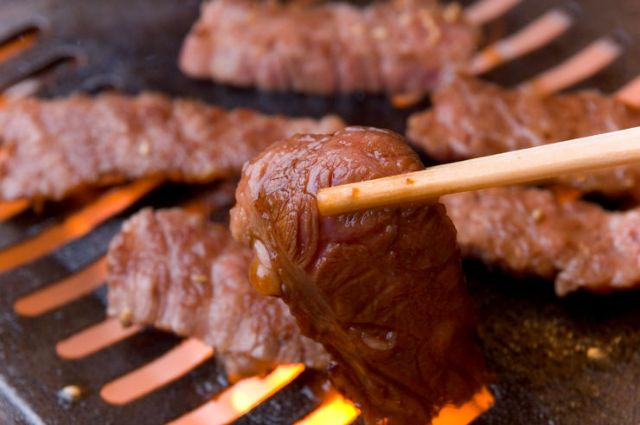 新鮮的內臟和上等燒肉，輕鬆享受，價格合理