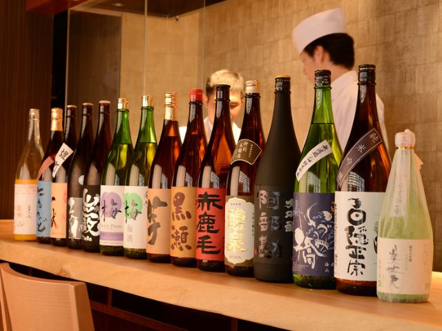 10 海鮮料理 Restaurant with Sake very accessible from the Yamanote Line