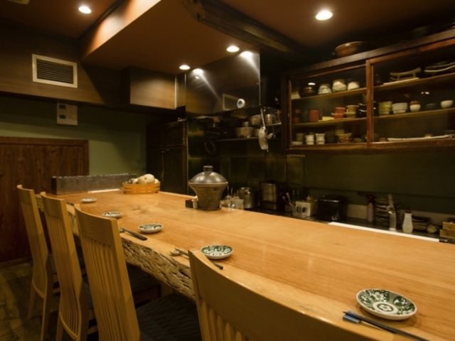 10 海鮮料理 Restaurant with Sake very accessible from the Yamanote Line