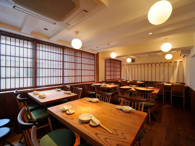 10 海鮮料理 Restaurant with Sake very accessible from the Yamanote Line