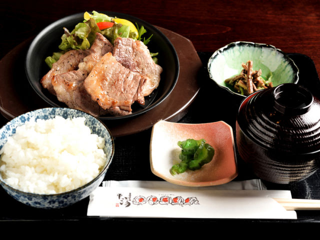Hirayu Minzokukan Restaurant Rokuji 菜系